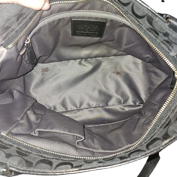 This is a Coach Park Signature Carrie Tote in Black - Picture 3 of 14